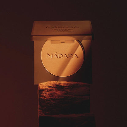 MÁDARA Soft Silk bronzosító természetes glow-ra